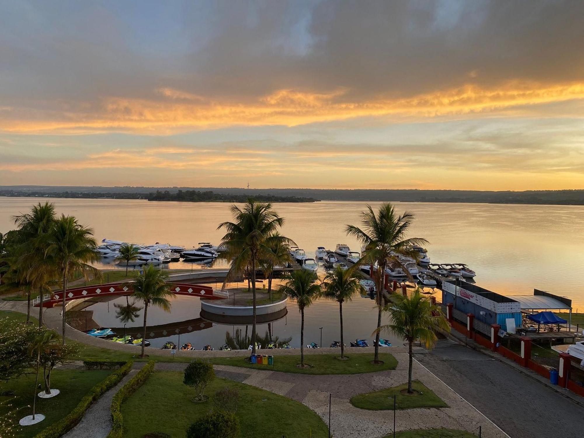 Flat Beira Lago No Centro De Bsb Brasília Exterior foto